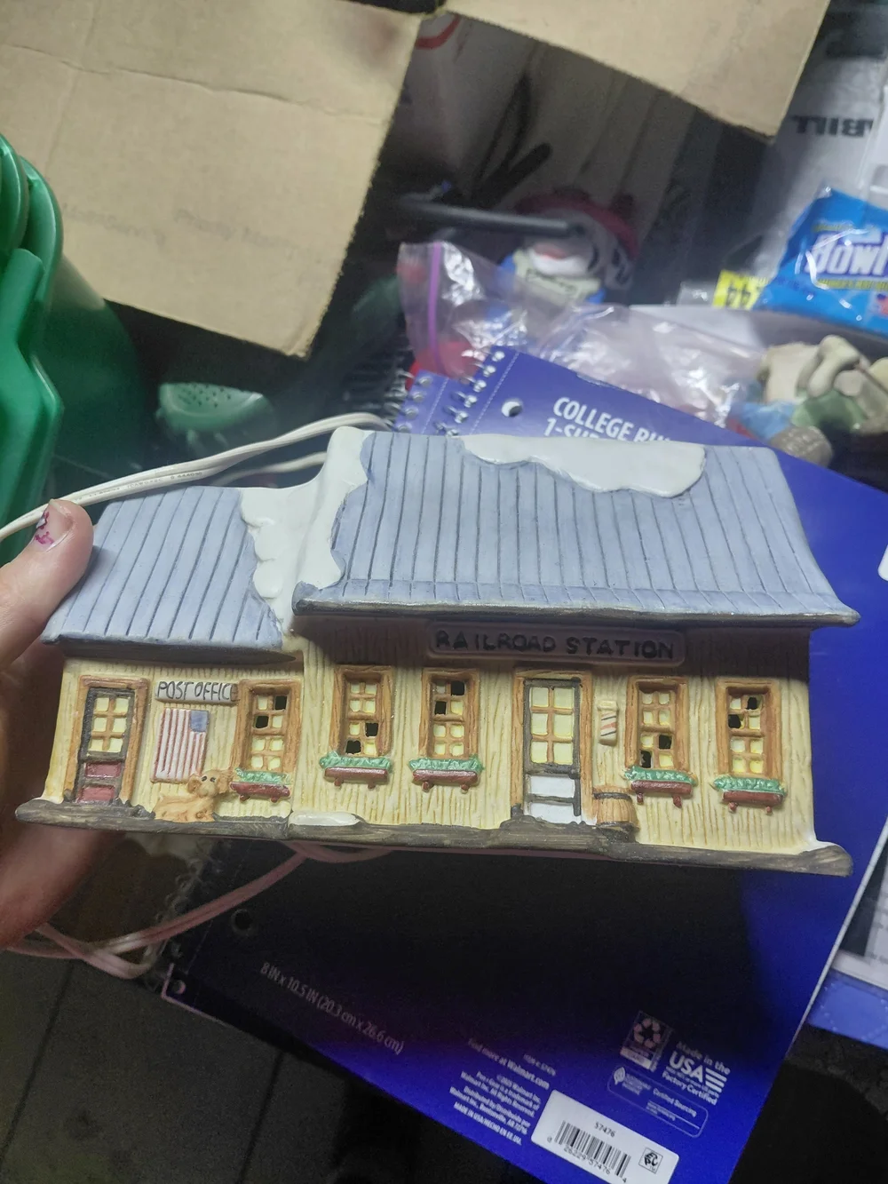 1991 Americana Porcelain Collectible Railroad Station.